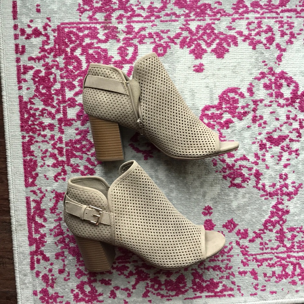 8.5 open toes heels